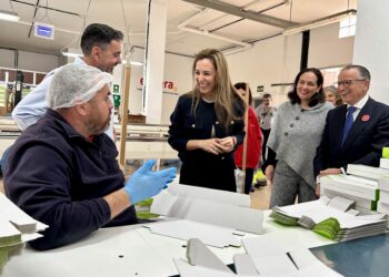 Empleo destina cuatro millones de euros para incentivar la contratación de personas sin experiencia laboral