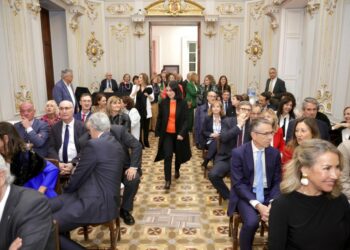 La alcaldesa, Carolina Darias, en la recepción de los asistentes a las XXIII Jornadas de Presidentes y Presidentas de Audiencias Provinciales