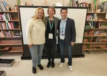 La concejala de Educación, Nina Santana, en una de las conferencias de la Asamblea de la Asociación Internacional de Ciudades Educadoras