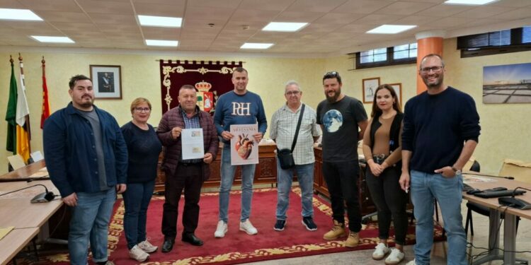 Un corazón de barro, cuerda y madera anunciará la Feria Insular de Artesanía Fuerteventura 2025