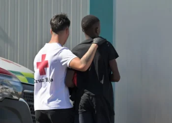 El Tribunal Supremo ordena al Gobierno que se haga cargo de mil menores que piden asilo en Canarias