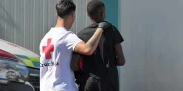 El Tribunal Supremo ordena al Gobierno que se haga cargo de mil menores que piden asilo en Canarias