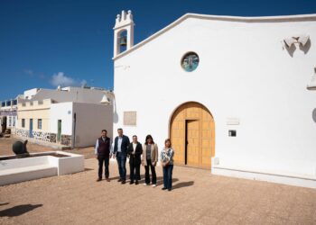 El Gobierno de Canarias intervendrá en el entorno de la Iglesia de Nuestra Señora del Carmen en La Graciosa