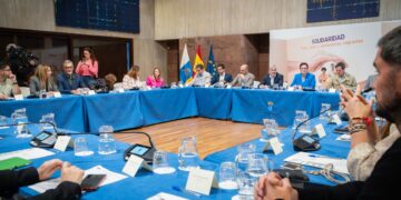 Canarias convocará a todas las ONG nacionales para analizar la respuesta “de país” a los menores migrantes