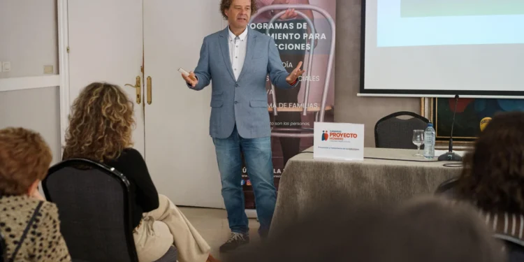 Proyecto Hombre alerta de que los jóvenes consumen cada vez más alcohol y hachís a diario