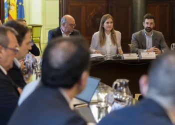 Aagesen acelera el despliegue de las energías renovables en Canarias, para lograr 10 veces más capacidad