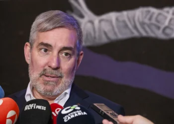 Clavijo avisa al Gobierno de España de que tendrá que ocuparse de 1.400 menores malienses llegados a Canarias