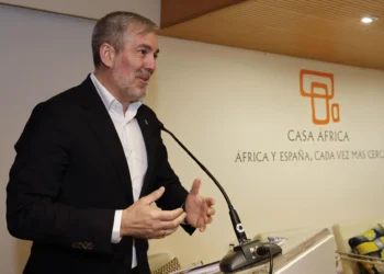 El Gobierno de Canarias elabora una estrategia de cooperación con África, «el continente del futuro»