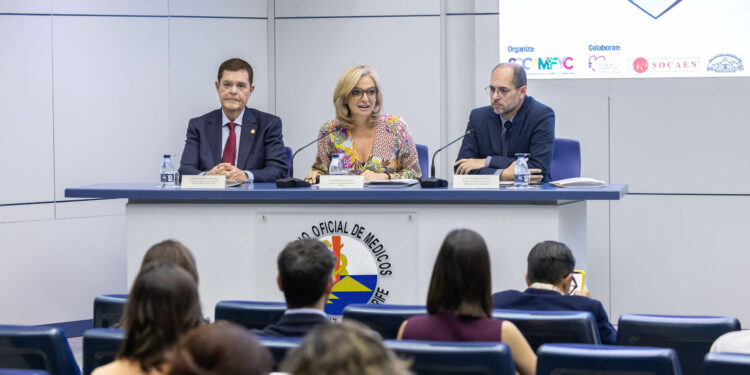 Esther Monzón inaugura un encuentro científico sobre atención a pacientes con síndrome cardio-renal-metabólico