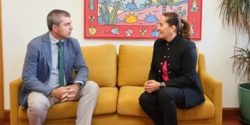 Manuel Domínguez se reúne con la presidenta del Cabildo de Fuerteventura