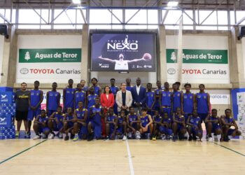 Bienestar Social y el Granca impulsan la incorporación de menores migrantes a la escuela de baloncesto