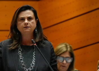 Rosa Viera: “El Gobierno planifica en secreto el desmantelamiento de la unidad del Grupo de Reserva nº8 de la Guardia Civil” de Tenerife