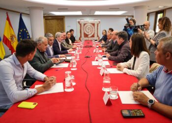 El Gobierno media entre representantes del Estado y el pueblo herreño para recuperar la normalidad de La Restinga