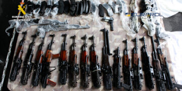 Desarticulada una organización transnacional de tráfico de armas de guerra procedente de los Balcanes