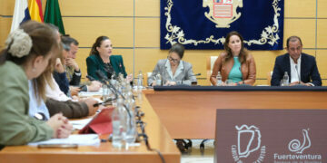 El Cabildo aprueba un nuevo Plan Económico Financiero garantista con los servicios esenciales