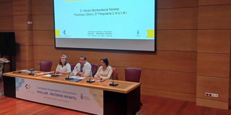 El Insular-Materno Infantil celebra la III Jornada de Humanización del Servicio de Medicina Intensiva