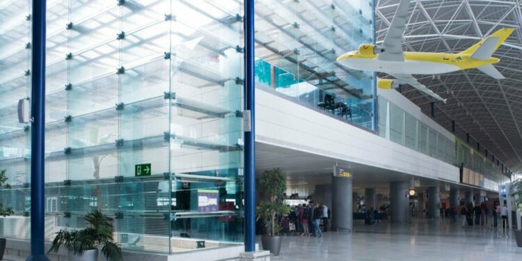 Fuerteventura realojó a 1000 afectados por el apagón que no pudieron volar