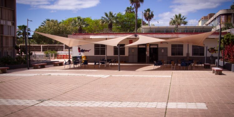 La Consejería de Educación amplía a diez centros su programa de emprendimiento en cafeterías escolares