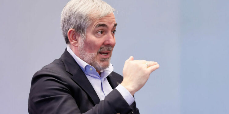 Canarias llevará a la Comisión Europea su propósito de limitar la residencia en las islas