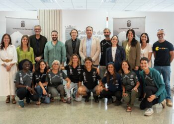 ‘Contramapas’ una iniciativa que llevará a jóvenes en riesgo a recorrer a pie las ocho islas Canarias