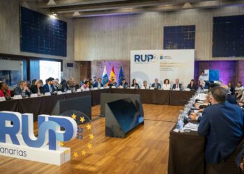 Clavijo eleva a las RUP la estrategia canaria ante desafíos como vivienda, migración y crisis geopolítica