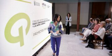 Darias presenta los proyectos presentados por los equipos finalistas del concurso de proyectos del Paseo Guiniguada.