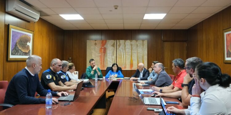 Darias preside una reunión de coordinación con los servicios municipales