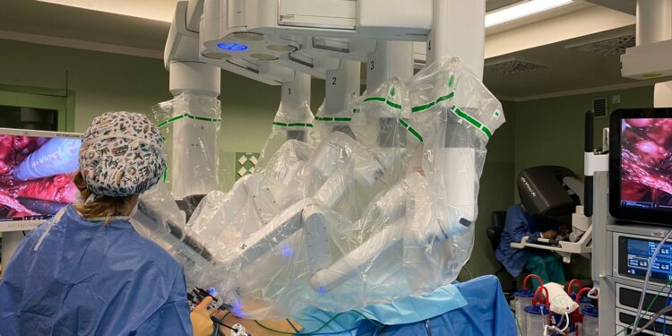 Los hospitales del SCS incrementan en un 9,62 por ciento la actividad de cirugía robótica durante 2024