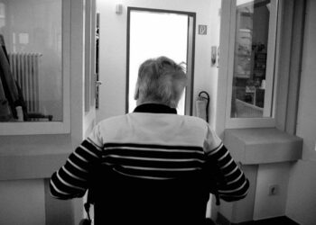 Canarias lanza una tarjeta digital para acreditar la discapacidad y aprueba 38 millones para servicios sociales