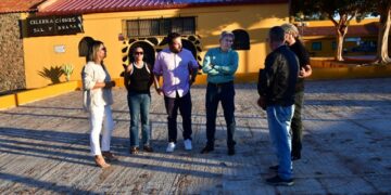 El alcalde Marco Aurelio Pérez comprobó el estado del recinto de juego, completamente desmantelado (1)