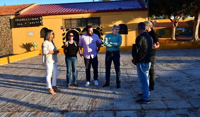 El alcalde Marco Aurelio Pérez comprobó el estado del recinto de juego, completamente desmantelado (1)