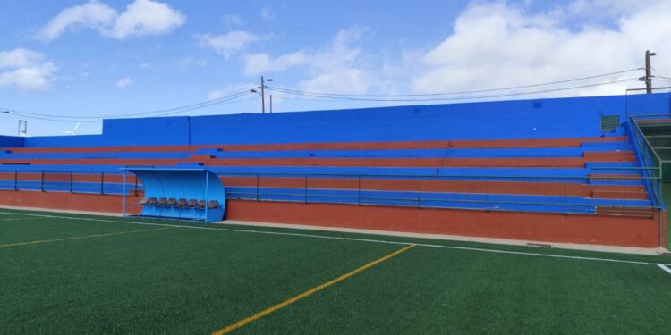 El Ayuntamiento afronta la renovación del estadio de Juan Grande (6)