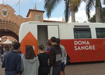 Hemodonación y Hemoterapia visita varios centros educativos de las islas para concienciar sobre la donación