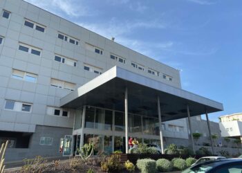 El Hospital La Candelaria pilota un proyecto interactivo de comunicación de cita con los usuarios vía SMS