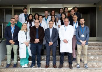 El Hospital La Candelaria realiza el primer tratamiento no invasivo para eliminar el temblor esencial