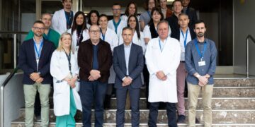 El Hospital La Candelaria realiza el primer tratamiento no invasivo para eliminar el temblor esencial