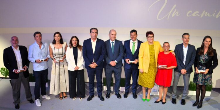 Canarias distingue a seis entidades de la Red Canaria de Responsabilidad Social