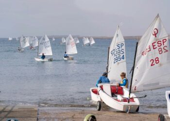 Deportes incrementa en 2025 su apoyo al transporte de material y animales de competición