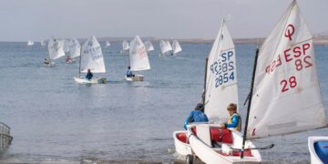 Deportes incrementa en 2025 su apoyo al transporte de material y animales de competición