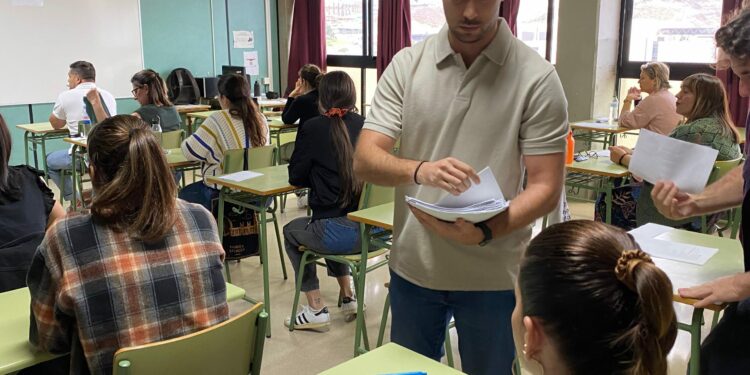 Educación convoca 1.362 plazas docentes para los años 2025 y 2026