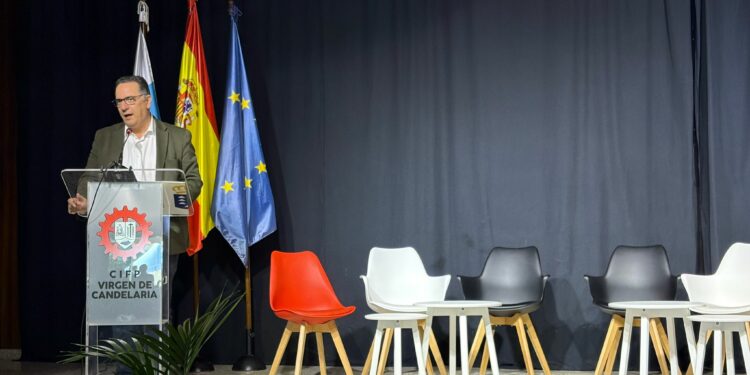 Poli Suárez vincula el futuro de la FP en Canarias al desarrollo económico y social de la región
