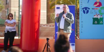 Poli Suárez destaca la importancia de la solidaridad para construir una educación “rica en valores y conocimiento”