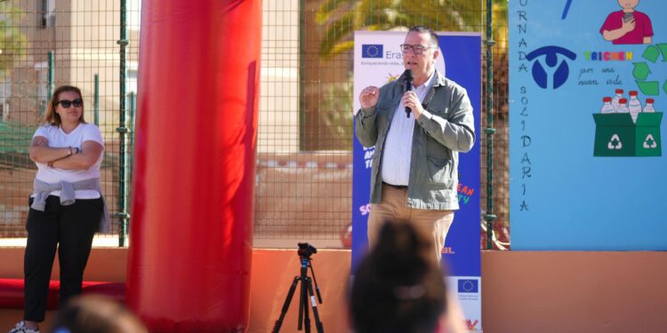 Poli Suárez destaca la importancia de la solidaridad para construir una educación “rica en valores y conocimiento”