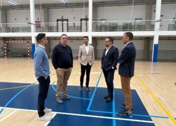 Poli Suárez visita las instalaciones deportivas de La Palma que acogerán el Eurobasket Sub-18 femenino