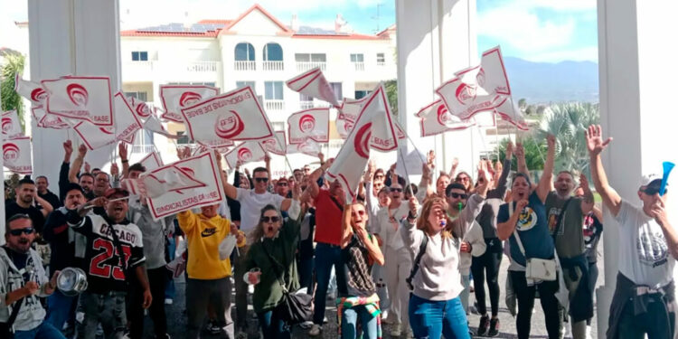 Los sindicatos advierten de una huelga indefinida en el sector turístico si no hay avances en la negociación