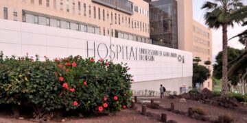 El Hospital Doctor Negrín ha realizado más de 350 cirugías para tratar el Parkinson