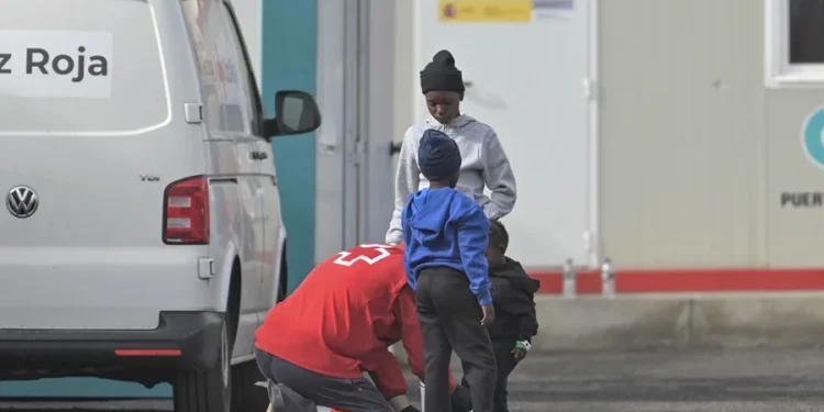 Infancia reúne a las comunidades para discutir los criterios de reubicación de los menores