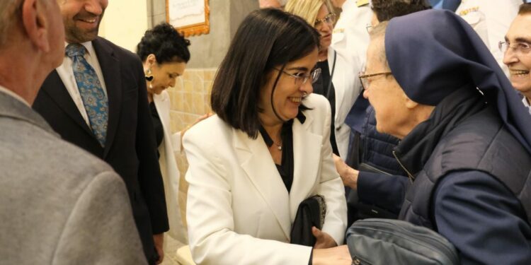 La alcaldesa, Carolina Darias, y el concejal Héctor Alemán, en el pregón la coronación canónica de la Virgen del Carmen de La Isleta
