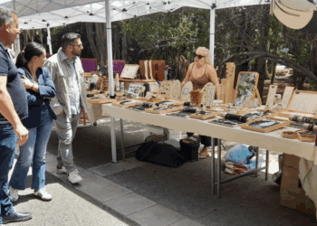 La nueva ubicación del mercadillo de Costa Calma arranca con éxito