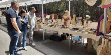 La nueva ubicación del mercadillo de Costa Calma arranca con éxito